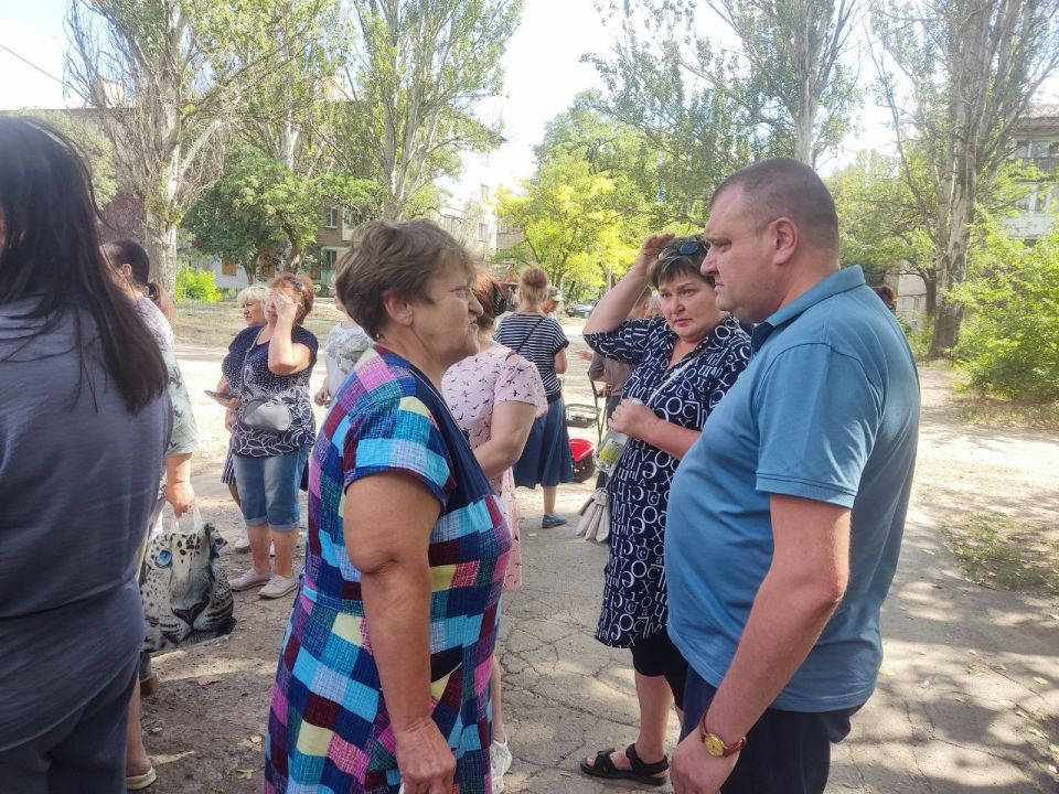 Юрий Будрин: Сегодня, 12 августа 2025 года, по поручению Главы Республики Дениса Пушилина, в рамках проекта "Управдом", реализуемого Единой Россией, в Кировском районе г. Донецка организовал и провел встречу с жителями... Юрий Будрин: Сегодня, 12 августа 2025 года, по поручению Главы Республики Дениса Пушилина, в рамках проекта "Управдом", реализуемого Единой Россией, в Кировском районе г. Донецка организовал и провел встречу с жителями...