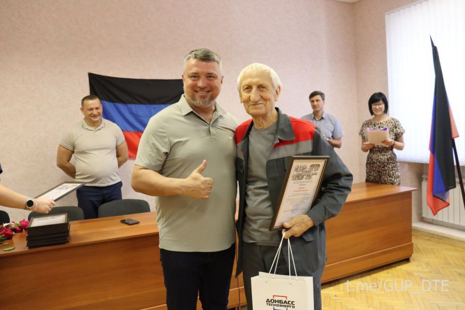 ФОТОРЕПОРТАЖ: ФИЛИАЛАМ "ХАРЦЫЗСКТЕПЛОСЕТЬ" И "АМВРОСИЕВКАТЕПЛОСЕТЬ" - 45 ЛЕТ! ФОТОРЕПОРТАЖ: ФИЛИАЛАМ "ХАРЦЫЗСКТЕПЛОСЕТЬ" И "АМВРОСИЕВКАТЕПЛОСЕТЬ" - 45 ЛЕТ!