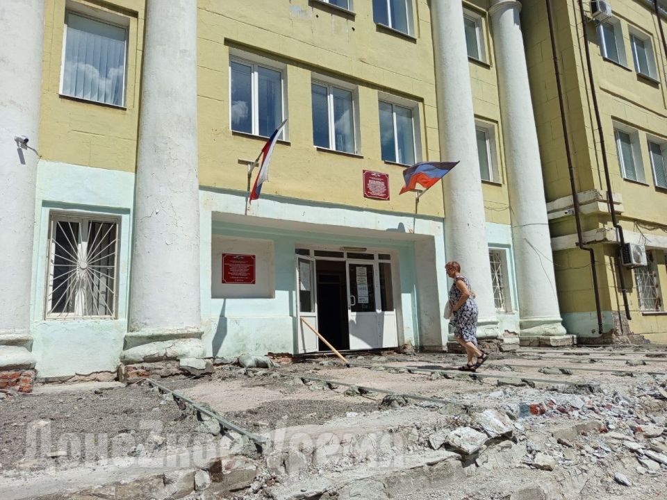 Готовятся к встрече студентов: в Донецком медуниверситете идут ремонтные работы Готовятся к встрече студентов: в Донецком медуниверситете идут ремонтные работы