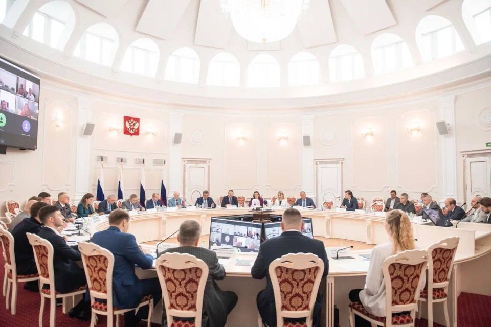 Глава Минобрнауки России провел совещание по подготовке II Международной конференции по общественно-гуманитарным наукам в Мариуполе Глава Минобрнауки России провел совещание по подготовке II Международной конференции по общественно-гуманитарным наукам в Мариуполе