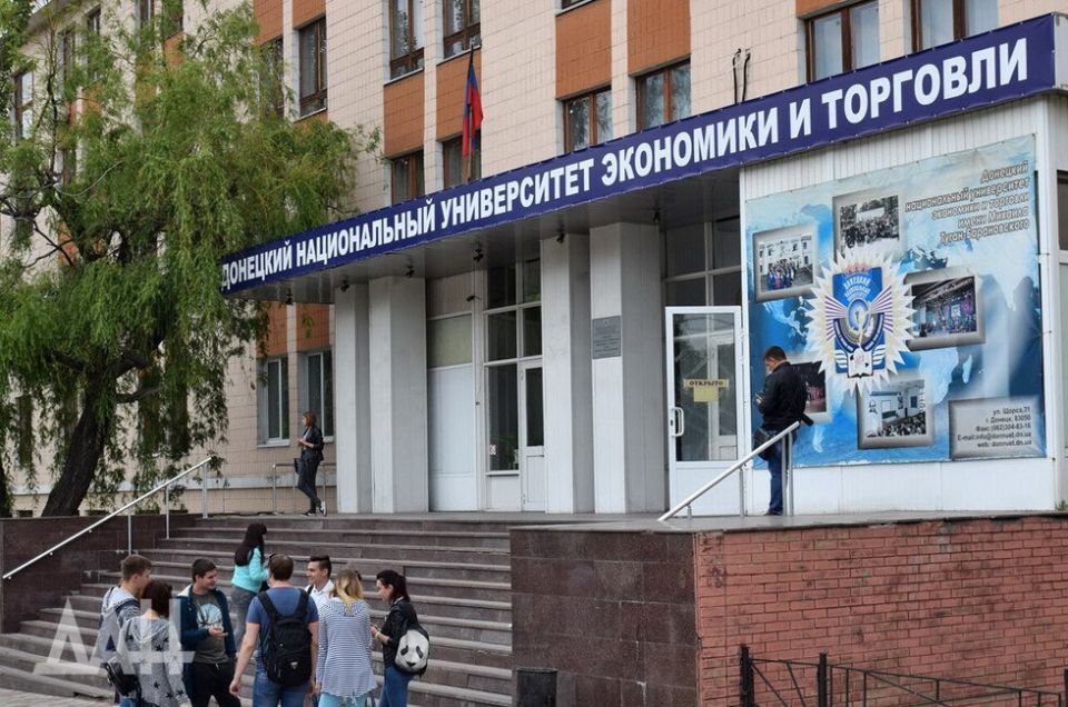 Всероссийским обществом охраны памятников истории и культуры совместно с российскими журналистами третий год подряд реализуется большой федеральный телевизионный проект «Русское наследие» Всероссийским обществом охраны памятников истории и культуры совместно с российскими журналистами третий год подряд реализуется большой федеральный телевизионный проект «Русское наследие»