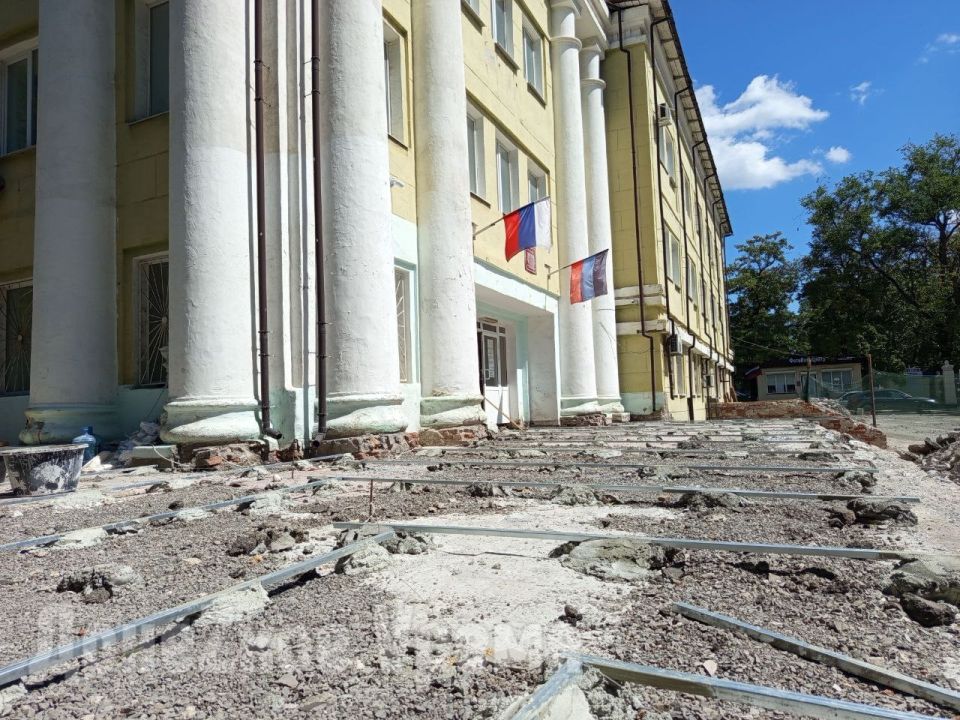 Готовятся к встрече студентов: в Донецком медуниверситете идут ремонтные работы Готовятся к встрече студентов: в Донецком медуниверситете идут ремонтные работы