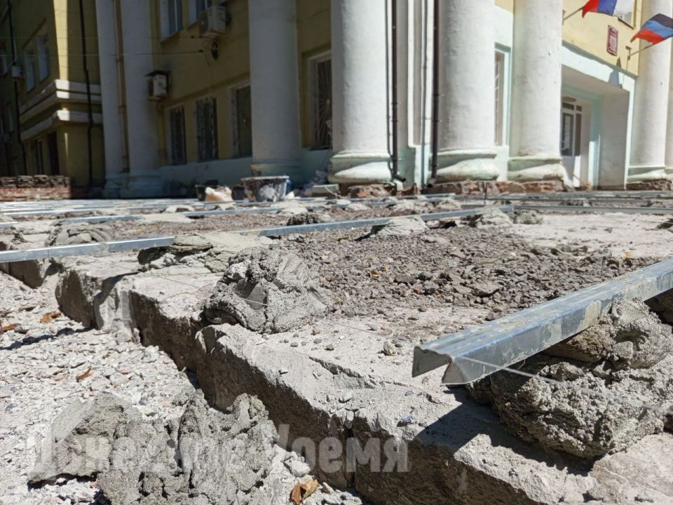 Готовятся к встрече студентов: в Донецком медуниверситете идут ремонтные работы Готовятся к встрече студентов: в Донецком медуниверситете идут ремонтные работы