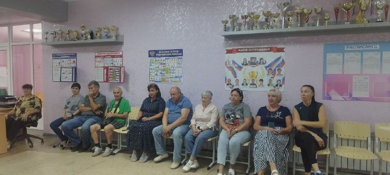 12 августа депутат Макеевского городского совета Татьяна Репунова провела запланированные встречи с населением в МБУ ДО "Спортивная школа №1 города Макеевки" и ГБПОУ «Макеевский политехнический колледж» 12 августа депутат Макеевского городского совета Татьяна Репунова провела запланированные встречи с населением в МБУ ДО "Спортивная школа №1 города Макеевки" и ГБПОУ «Макеевский политехнический колледж»