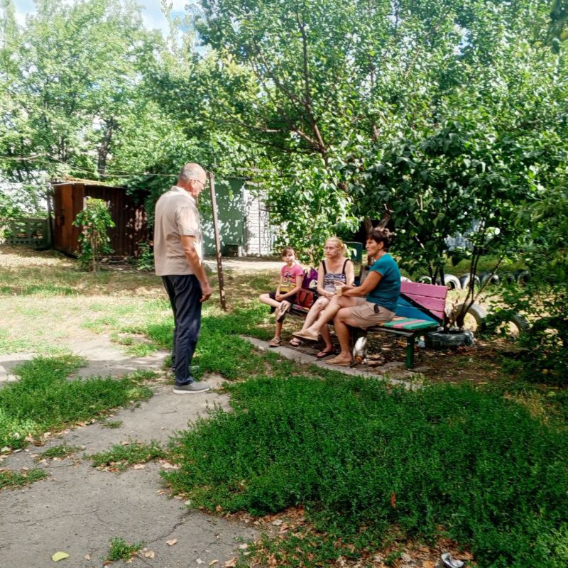 Во исполнение поручения Главы Донецкой Народной Республики Дениса Владимировича Пушилина о ведении постоянного диалога с жителями республики, заместитель председателя Дебальцевского городского совета Анастасия Костина... Во исполнение поручения Главы Донецкой Народной Республики Дениса Владимировича Пушилина о ведении постоянного диалога с жителями республики, заместитель председателя Дебальцевского городского совета Анастасия Костина...