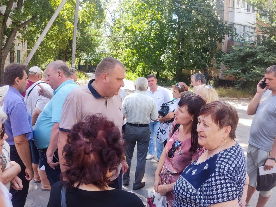 Юрий Будрин: Сегодня, 13 августа 2025 года, по поручению Главы Республики Дениса Пушилина, в рамках проекта "Управдом", реализуемого Единой Россией, руководитель Управы Кировского внутригородского района Администрации... Юрий Будрин: Сегодня, 13 августа 2025 года, по поручению Главы Республики Дениса Пушилина, в рамках проекта "Управдом", реализуемого Единой Россией, руководитель Управы Кировского внутригородского района Администрации...