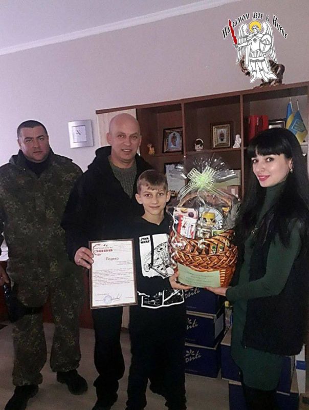 Виктория Мельникова: Есть такая «Донецкая ОВА», слышали? Это что-то из параллельной вселенной, которая начинается уже по ту сторону фронта — на Украине Там в порядке вещей создавать целые администрация по... Виктория Мельникова: Есть такая «Донецкая ОВА», слышали? Это что-то из параллельной вселенной, которая начинается уже по ту сторону фронта — на Украине Там в порядке вещей создавать целые администрация по...