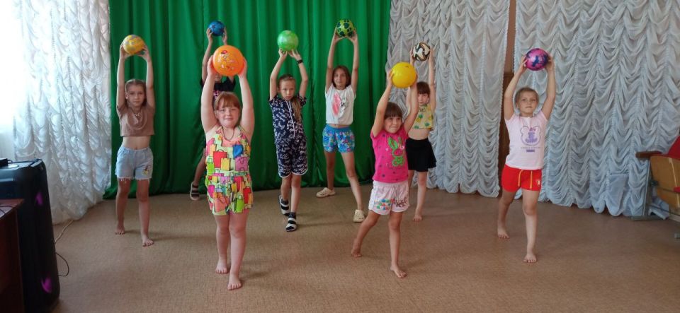 12.08.2025г. в МБУ «Николаевский СДК» в рамках месячника культуры #КУЛЬТУРНЫЙАВГУСТ провели физкульт – минутку «На зарядку становись» ко Дню физкультурника 12.08.2025г. в МБУ «Николаевский СДК» в рамках месячника культуры #КУЛЬТУРНЫЙАВГУСТ провели физкульт – минутку «На зарядку становись» ко Дню физкультурника