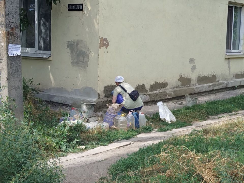 Наталья Бегуненко: На этой неделе сотрудники Петровского участка № 1 Донецкого Филиала «Единого регионального фонда по управлению МКД на территории ДНР» выполняли ремонтные работы по следующим адресам: ул. Петровского, 268а;... Наталья Бегуненко: На этой неделе сотрудники Петровского участка № 1 Донецкого Филиала «Единого регионального фонда по управлению МКД на территории ДНР» выполняли ремонтные работы по следующим адресам: ул. Петровского, 268а;...