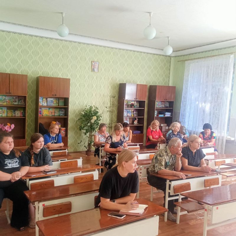 В рамках поручения Главы ДНР Дениса Пушилина, продолжаются встречи с трудовыми коллективами на территории Кировского района В рамках поручения Главы ДНР Дениса Пушилина, продолжаются встречи с трудовыми коллективами на территории Кировского района