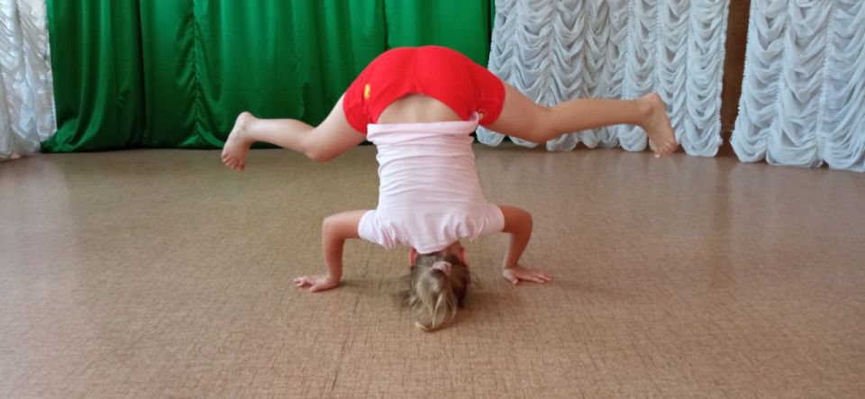 12.08.2025г. в МБУ «Николаевский СДК» в рамках месячника культуры #КУЛЬТУРНЫЙАВГУСТ провели физкульт – минутку «На зарядку становись» ко Дню физкультурника 12.08.2025г. в МБУ «Николаевский СДК» в рамках месячника культуры #КУЛЬТУРНЫЙАВГУСТ провели физкульт – минутку «На зарядку становись» ко Дню физкультурника