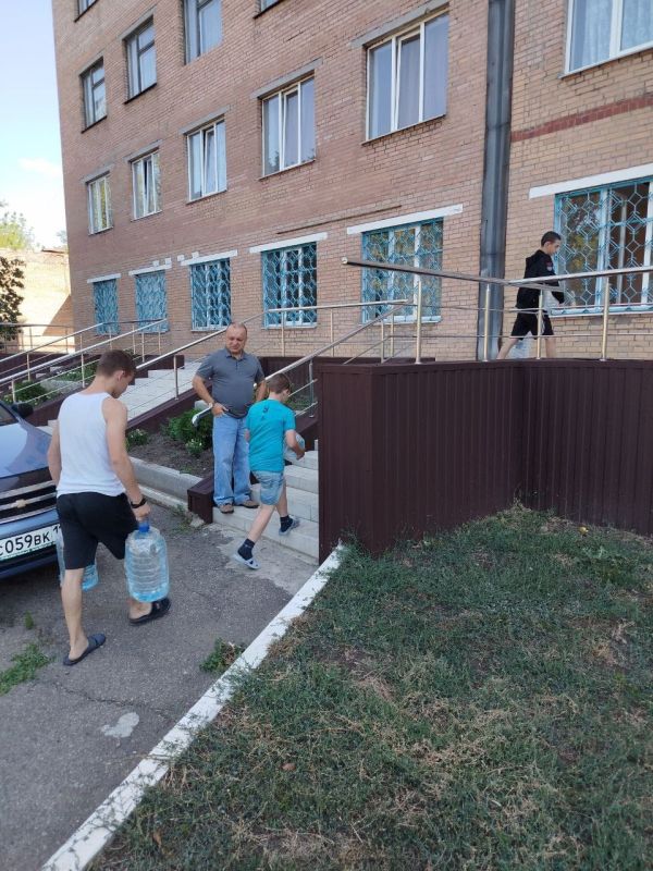 Роман Конев: Депутаты городского Совета совместно с Главой Донецкой Народной Республики продолжают работу по обеспечению населения водой Роман Конев: Депутаты городского Совета совместно с Главой Донецкой Народной Республики продолжают работу по обеспечению населения водой