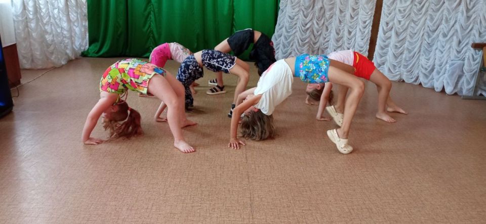 12.08.2025г. в МБУ «Николаевский СДК» в рамках месячника культуры #КУЛЬТУРНЫЙАВГУСТ провели физкульт – минутку «На зарядку становись» ко Дню физкультурника 12.08.2025г. в МБУ «Николаевский СДК» в рамках месячника культуры #КУЛЬТУРНЫЙАВГУСТ провели физкульт – минутку «На зарядку становись» ко Дню физкультурника