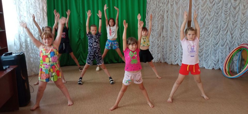 12.08.2025г. в МБУ «Николаевский СДК» в рамках месячника культуры #КУЛЬТУРНЫЙАВГУСТ провели физкульт – минутку «На зарядку становись» ко Дню физкультурника 12.08.2025г. в МБУ «Николаевский СДК» в рамках месячника культуры #КУЛЬТУРНЫЙАВГУСТ провели физкульт – минутку «На зарядку становись» ко Дню физкультурника
