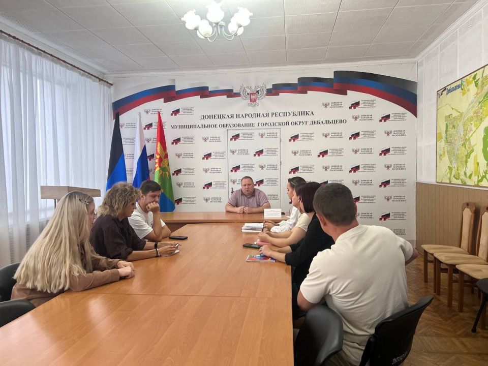 Сергей Желновач: Сегодня, председатель комитета Народного Совета Донецкой Народной Республики по физической культуре, спорту и туризму Владимир Анатольевич Чекун, провел прием граждан Сергей Желновач: Сегодня, председатель комитета Народного Совета Донецкой Народной Республики по физической культуре, спорту и туризму Владимир Анатольевич Чекун, провел прием граждан