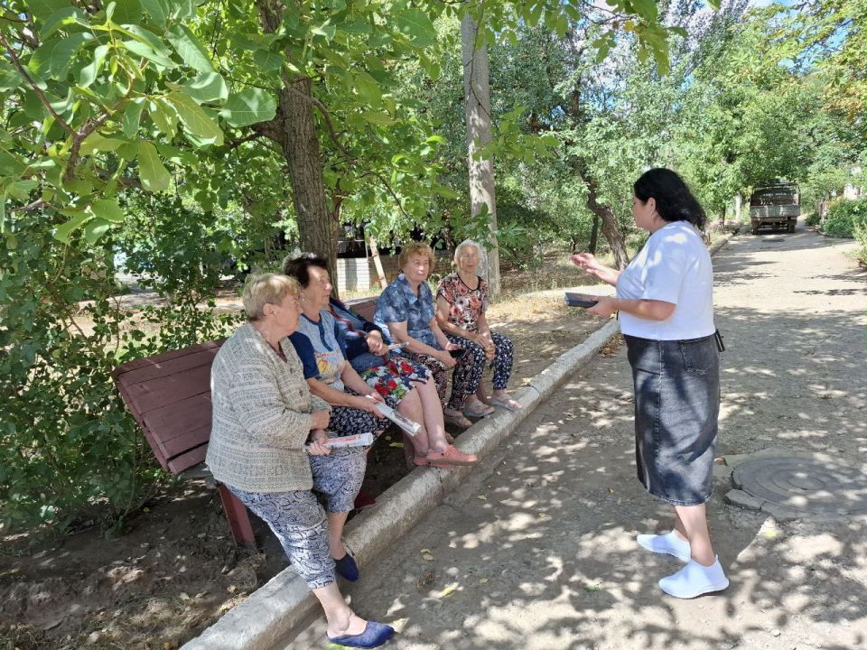 Во исполнение поручения Главы Донецкой Народной Республики Дениса Владимировича Пушилина о ведении постоянного диалога с жителями республики, 13 августа руководитель общественной приемной МО ВПП «Единая Россия», лидер... Во исполнение поручения Главы Донецкой Народной Республики Дениса Владимировича Пушилина о ведении постоянного диалога с жителями республики, 13 августа руководитель общественной приемной МО ВПП «Единая Россия», лидер...