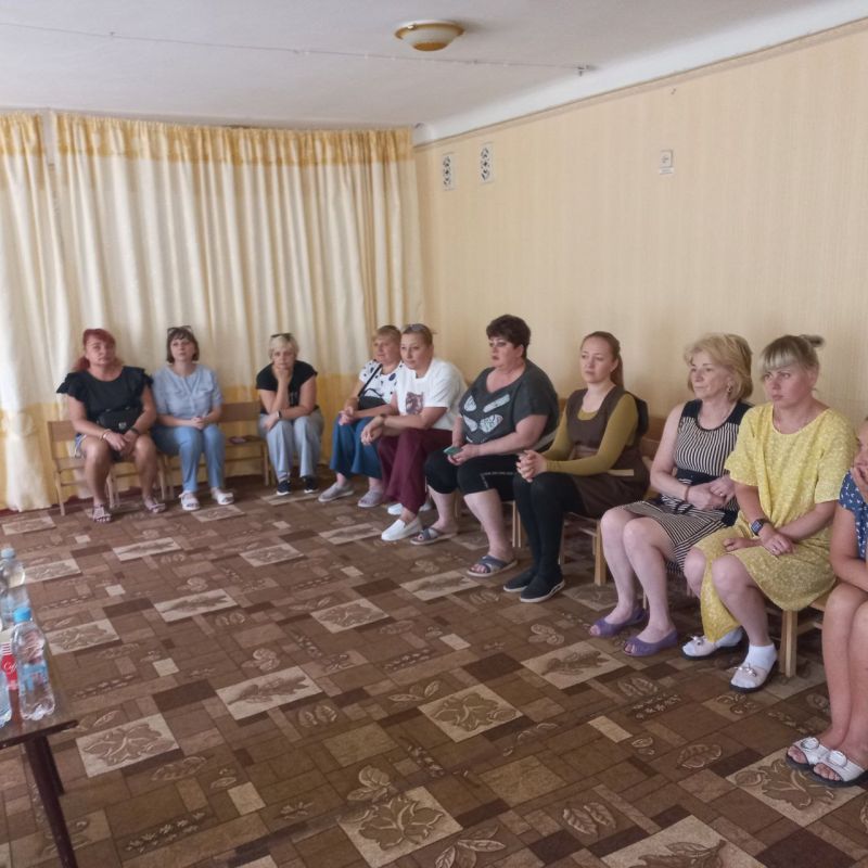 Юрий Будрин: Сегодня, 13 августа 2025 года, по поручению Главы Республики Дениса Пушилина, депутат Донецкого Городского совета ДНР Ася Горшкова провела встречу с трудовым коллективом ГКДОУ "Детский сад № 337 г.о. Донецк" по... Юрий Будрин: Сегодня, 13 августа 2025 года, по поручению Главы Республики Дениса Пушилина, депутат Донецкого Городского совета ДНР Ася Горшкова провела встречу с трудовым коллективом ГКДОУ "Детский сад № 337 г.о. Донецк" по...