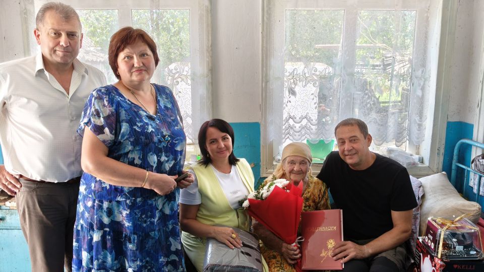 Константин Зинченко: Поздравил с 90-летием Валентину Игнатьевну Головач, жительницу села Валерьяновка Константин Зинченко: Поздравил с 90-летием Валентину Игнатьевну Головач, жительницу села Валерьяновка
