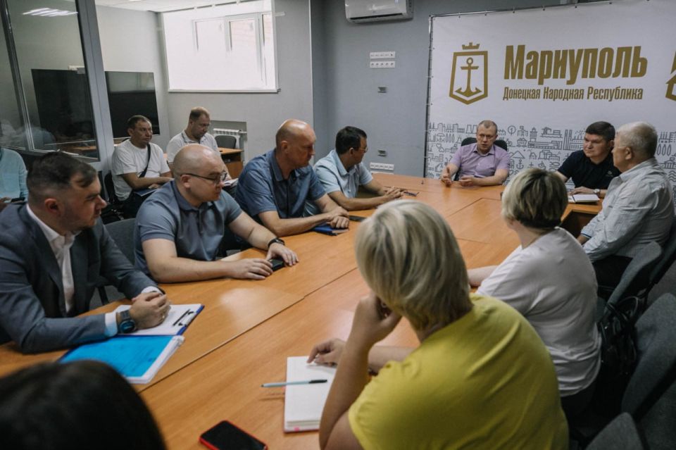 Антон Кольцов: На встрече с депутатами городского совета обсудили текущие вопросы жизнеобеспечения округа Антон Кольцов: На встрече с депутатами городского совета обсудили текущие вопросы жизнеобеспечения округа