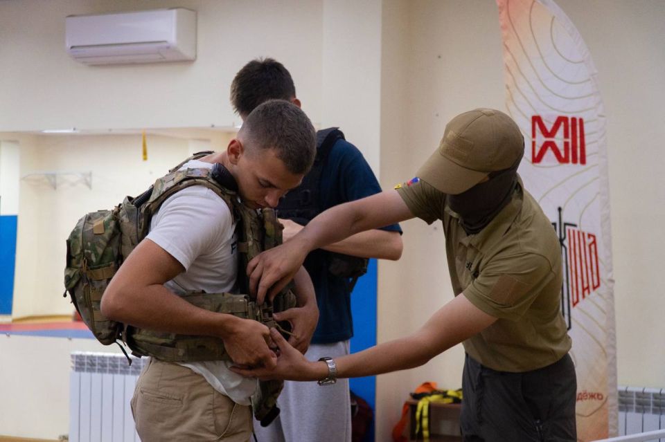 Александр Волошин: Молодёжь МГИМО – в сердце Донбасса! Александр Волошин: Молодёжь МГИМО – в сердце Донбасса!