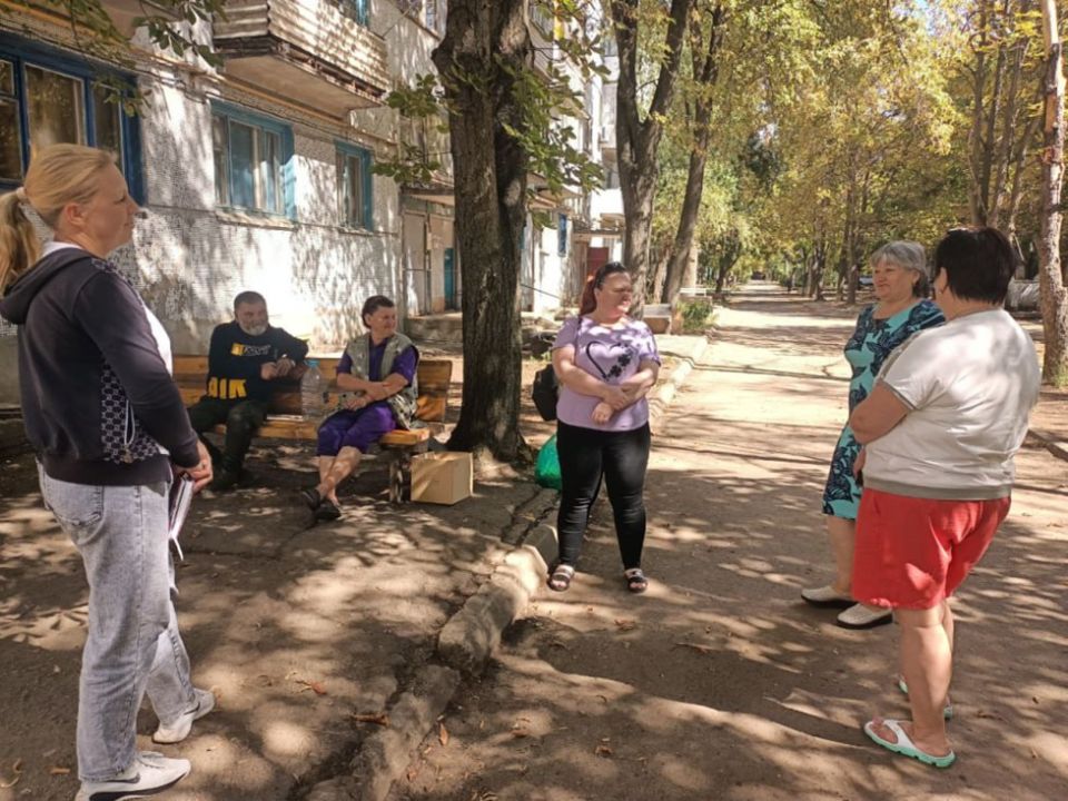 Во исполнение поручения Главы Донецкой Народной Республики Дениса Владимировича Пушилина о ведении постоянного диалога с жителями республики, начальник Светлодарского территориального отдела управления по работе с... Во исполнение поручения Главы Донецкой Народной Республики Дениса Владимировича Пушилина о ведении постоянного диалога с жителями республики, начальник Светлодарского территориального отдела управления по работе с...