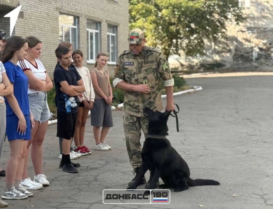 Николай Михайлов: В Коммунаровской школе провели мастер-класс от военнослужащих Росгвардии Николай Михайлов: В Коммунаровской школе провели мастер-класс от военнослужащих Росгвардии