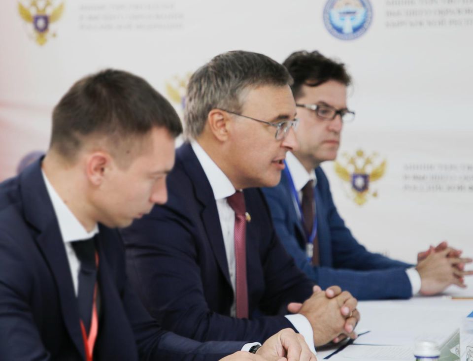 Министр науки и высшего образования Российской Федерации Валерий Фальков и Министр науки, высшего образования и инноваций Киргизской Республики Бактияр Орозов провели рабочую встречу Министр науки и высшего образования Российской Федерации Валерий Фальков и Министр науки, высшего образования и инноваций Киргизской Республики Бактияр Орозов провели рабочую встречу