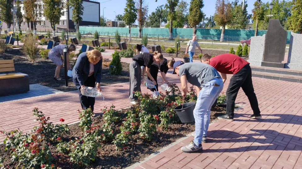 «Спасём зелёные насаждения: Акция по их поливу» «Спасём зелёные насаждения: Акция по их поливу»