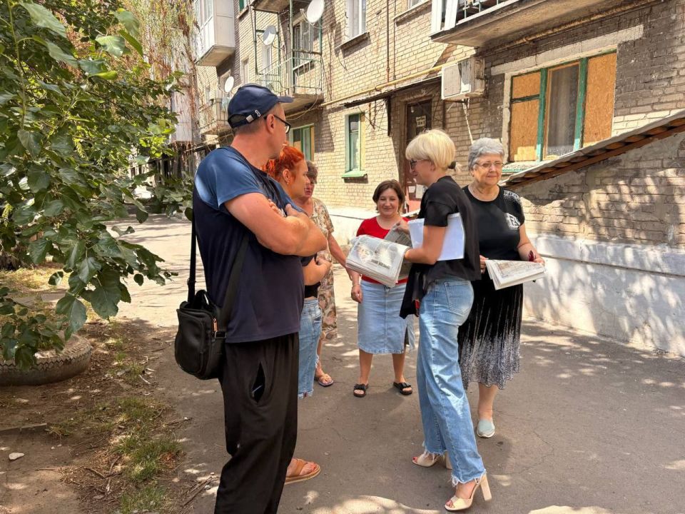Во исполнение поручения Главы Донецкой Народной Республики Дениса Пушилина депутаты Ясиноватского муниципального совета активно участвуют во встречах с населением Во исполнение поручения Главы Донецкой Народной Республики Дениса Пушилина депутаты Ясиноватского муниципального совета активно участвуют во встречах с населением