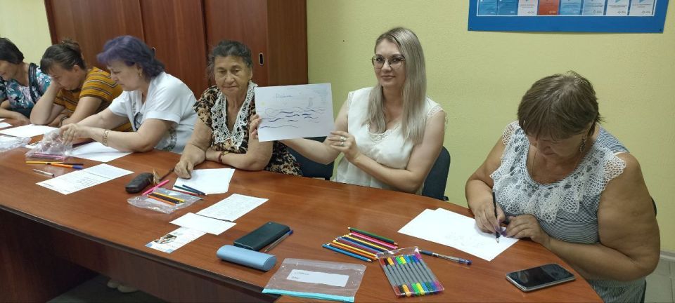 14 августа психолог "СПЦ "ТОЧКА ОПОРЫ" Людмила Шишалова в женском клубе "Путь к себе" при ГБУ "Торезский ГЦЗ" провела тренинг «Как научиться радостно жить" 14 августа психолог "СПЦ "ТОЧКА ОПОРЫ" Людмила Шишалова в женском клубе "Путь к себе" при ГБУ "Торезский ГЦЗ" провела тренинг «Как научиться радостно жить"
