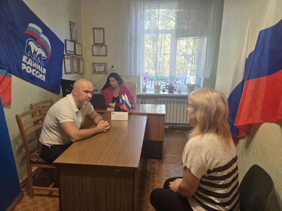 Сергей Желновач: Сегодня, 14 августа, в общественной приемной Всероссийской политической партии «Единая Россия» в пгт Мироновский провел прием граждан Сергей Желновач: Сегодня, 14 августа, в общественной приемной Всероссийской политической партии «Единая Россия» в пгт Мироновский провел прием граждан