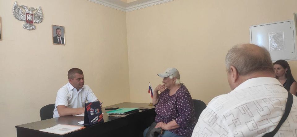 Юрий Атаманов: ПРИЁМ ГРАЖДАН. Состоялся приём граждан, в ходе которого озвучены следующие вопросы жителей города: Юрий Атаманов: ПРИЁМ ГРАЖДАН. Состоялся приём граждан, в ходе которого озвучены следующие вопросы жителей города: