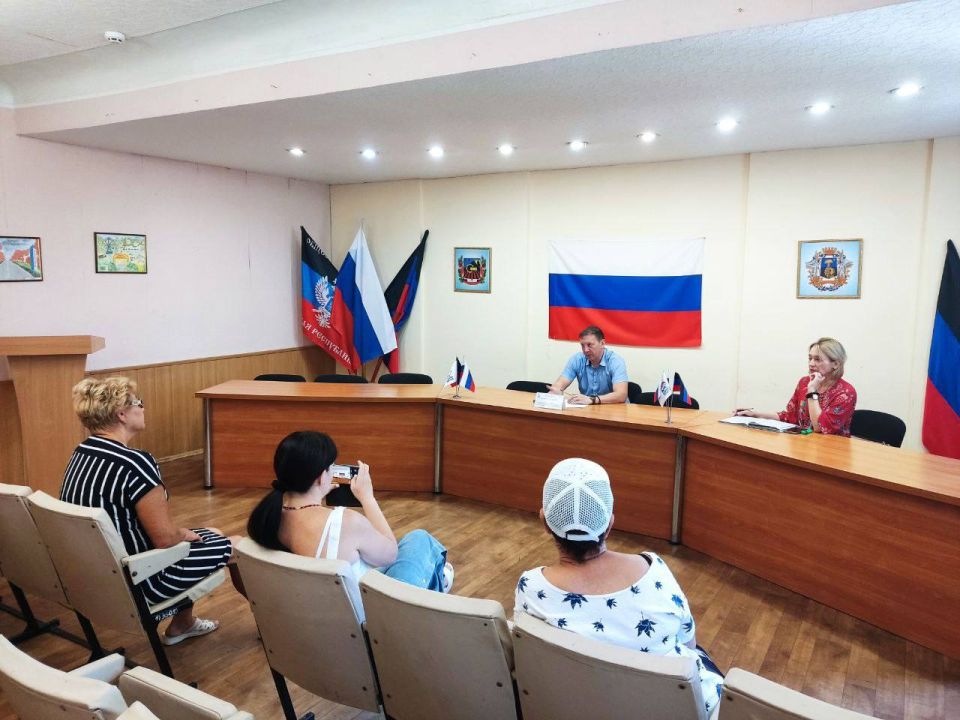 На днях, в Моспинском территориальном управлении администрации городского округа Донецк провёл приём жителей г. Моспино Министр Министерства цифрового развития государственного управления, информационных технологий и связи... На днях, в Моспинском территориальном управлении администрации городского округа Донецк провёл приём жителей г. Моспино Министр Министерства цифрового развития государственного управления, информационных технологий и связи...
