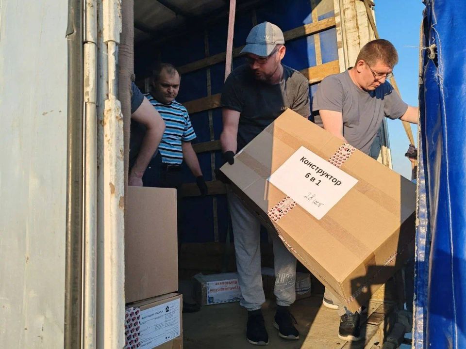 В Волновахский муниципальный округ из Надыма отправилась большая партия гуманитарной помощи В Волновахский муниципальный округ из Надыма отправилась большая партия гуманитарной помощи