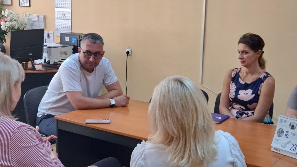 Юрий Будрин: Сегодня, 14 августа 2025 года, по поручению Главы Республики Дениса Пушилина, В Кировском районе города Донецк прошла встреча с жителями по адресу: ул. Петровского, 126 Юрий Будрин: Сегодня, 14 августа 2025 года, по поручению Главы Республики Дениса Пушилина, В Кировском районе города Донецк прошла встреча с жителями по адресу: ул. Петровского, 126