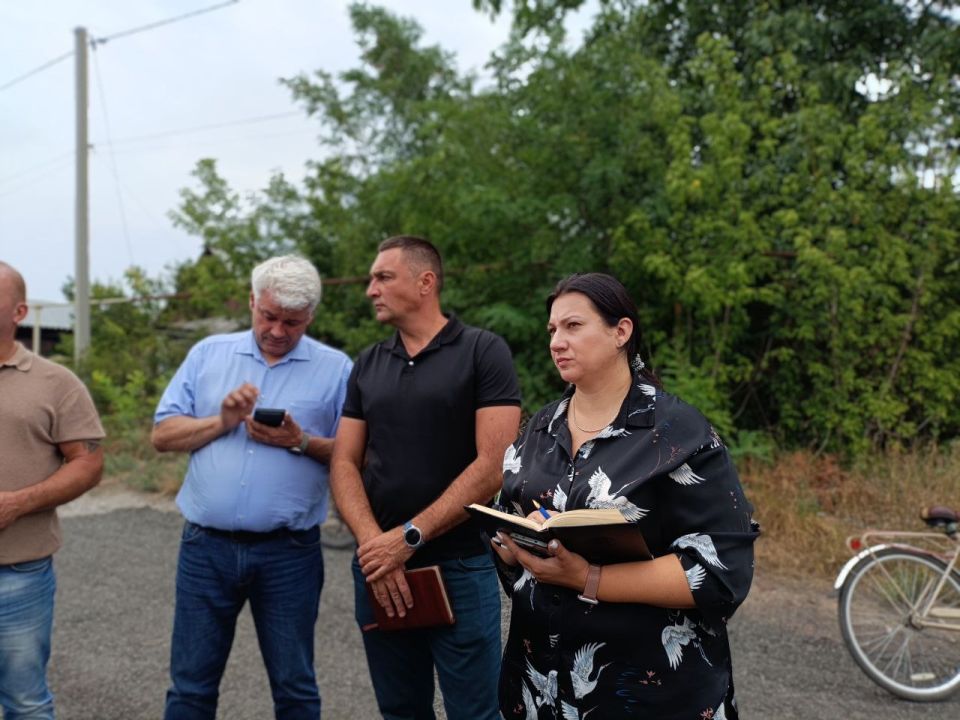 Председатель #Комитет_Народного_Совета_по_ЖКХ Анна Кондрыкинская провела сходы граждан в поселке Осипенко в Горняцком районе Макеевки Председатель #Комитет_Народного_Совета_по_ЖКХ Анна Кондрыкинская провела сходы граждан в поселке Осипенко в Горняцком районе Макеевки