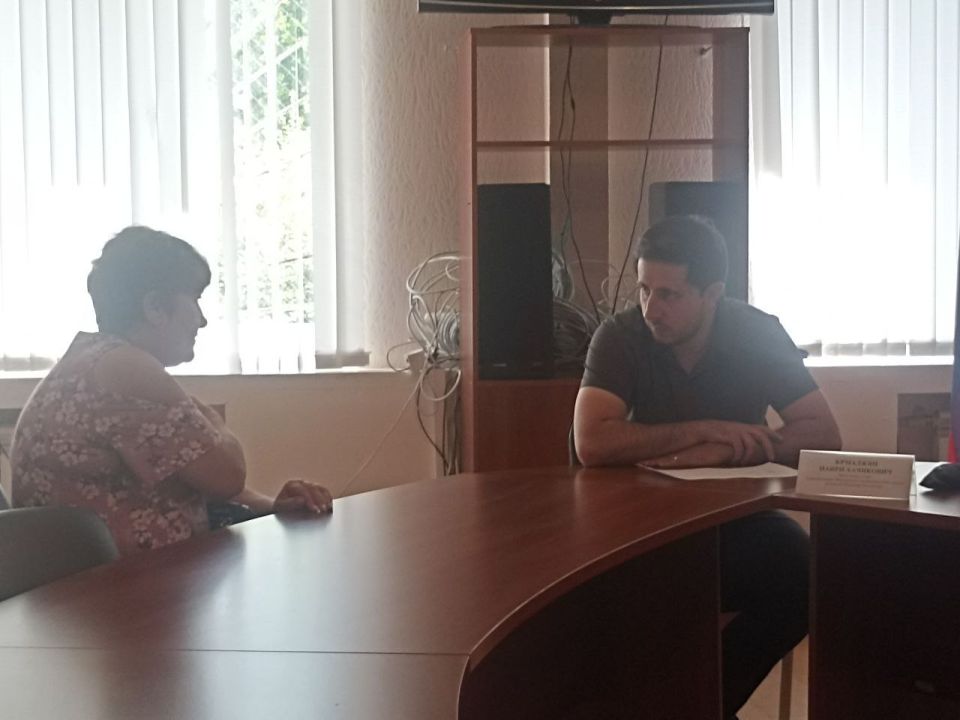 Заместитель главы Администрации Шахтерского муниципального округа обсудил со ждановцами вопросы жилищно-коммунальной сферы Заместитель главы Администрации Шахтерского муниципального округа обсудил со ждановцами вопросы жилищно-коммунальной сферы