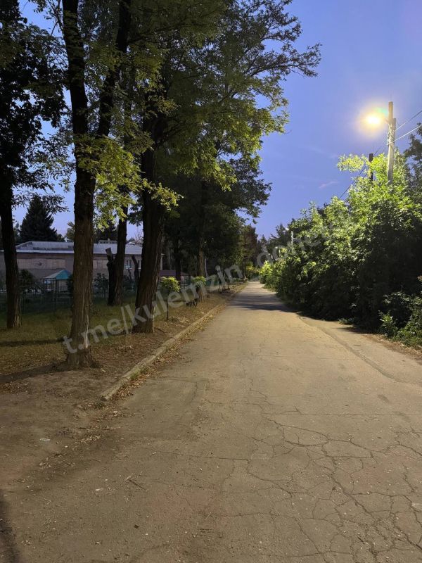 Алексей Кулемзин: В Киевском районе Донецка, по улице Буслаева, которая с 2014 года регулярно подвергалась обстрелам со стороны преступного киевского режима, специалисты «Донецкгорсвет» провели работы по восстановлению... Алексей Кулемзин: В Киевском районе Донецка, по улице Буслаева, которая с 2014 года регулярно подвергалась обстрелам со стороны преступного киевского режима, специалисты «Донецкгорсвет» провели работы по восстановлению...