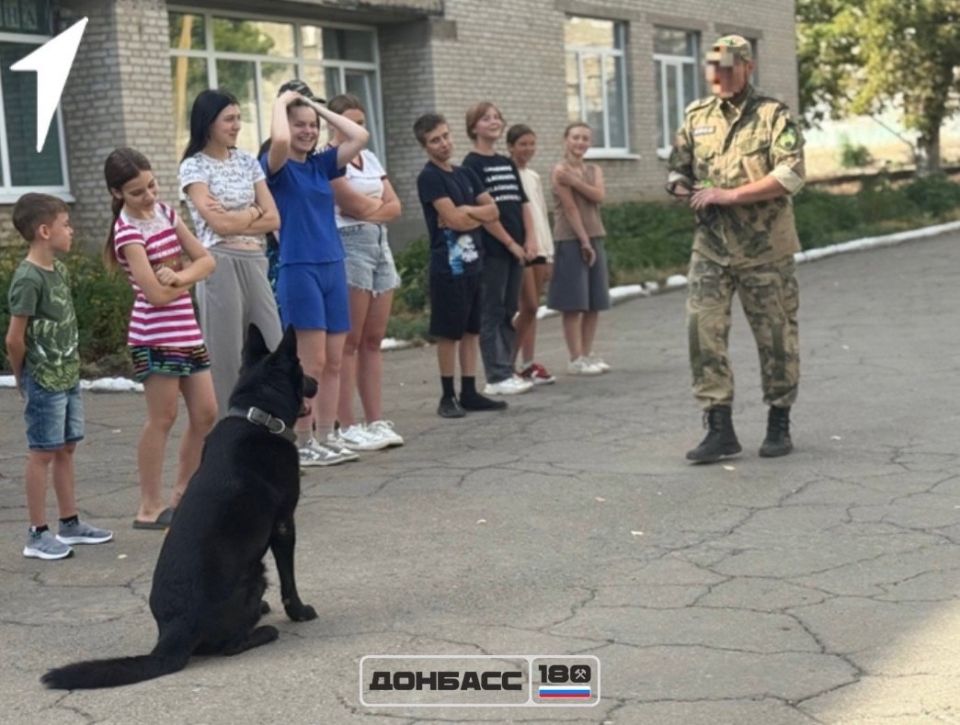 Николай Михайлов: В Коммунаровской школе провели мастер-класс от военнослужащих Росгвардии Николай Михайлов: В Коммунаровской школе провели мастер-класс от военнослужащих Росгвардии