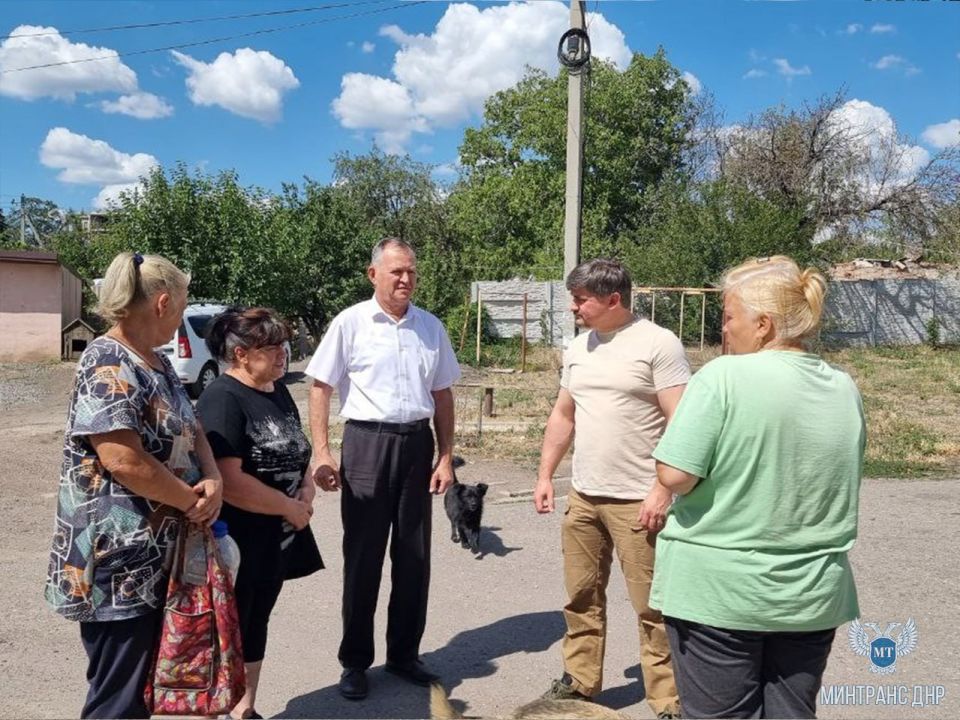 Заместитель министра транспорта Виктор Назаров встретился с жителями Горняка и Кураховки Заместитель министра транспорта Виктор Назаров встретился с жителями Горняка и Кураховки