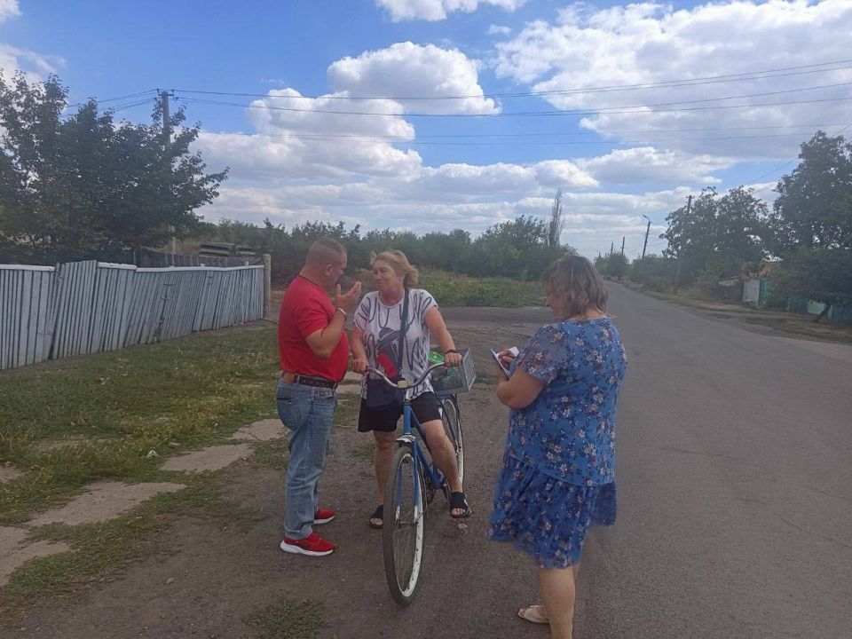 Встреча заместителя главы Иловайска Александра Кузнецова с жителями Встреча заместителя главы Иловайска Александра Кузнецова с жителями