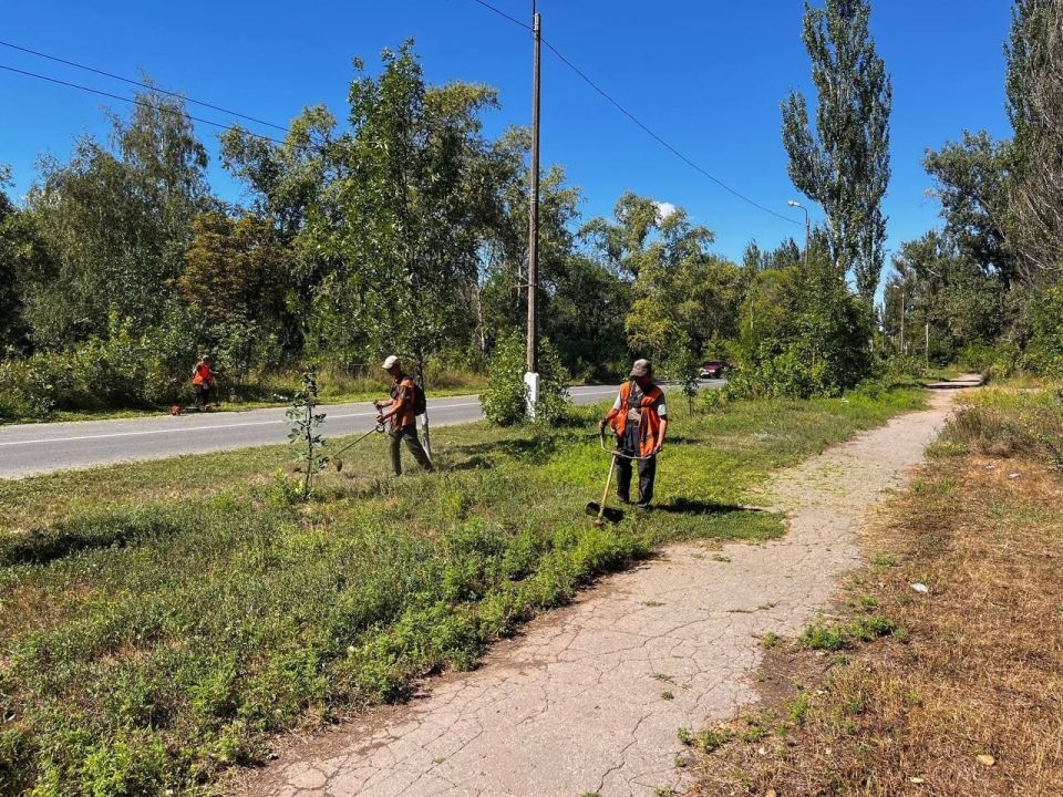 МУП «Простор» ежедневно выполняет все необходимые работы по содержанию городских улиц МУП «Простор» ежедневно выполняет все необходимые работы по содержанию городских улиц