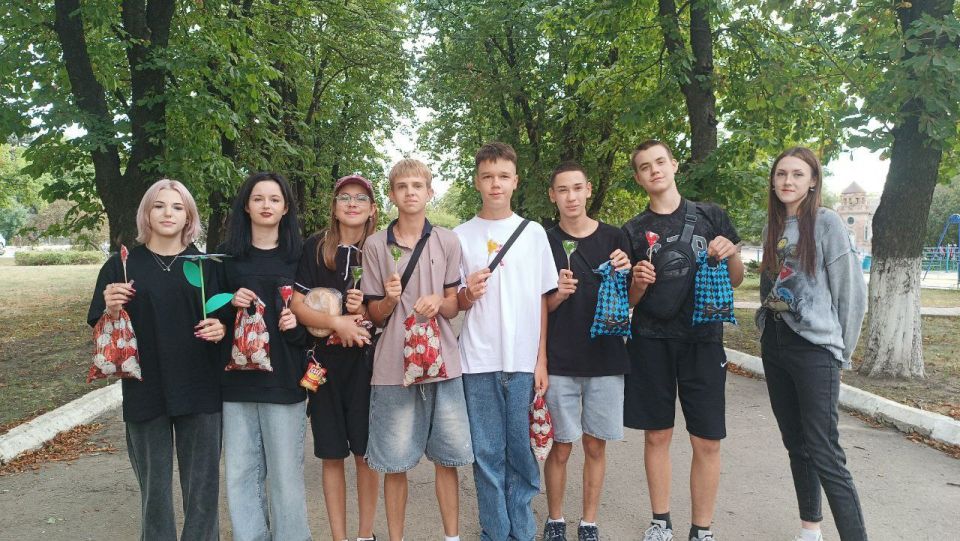 Сегодня МБУ "Центр Культуры и Досуга города Дебальцево" провел для юных жителей города развлекательную программу, посвященную Медовому Спасу Сегодня МБУ "Центр Культуры и Досуга города Дебальцево" провел для юных жителей города развлекательную программу, посвященную Медовому Спасу