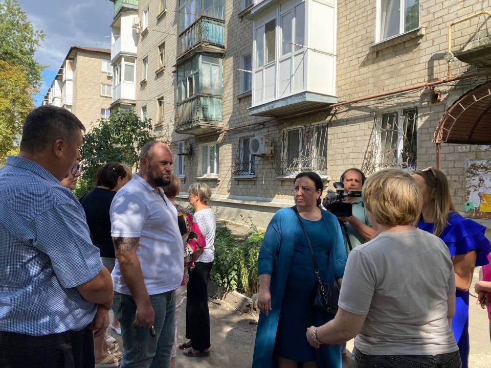 Виктория Жукова: Сегодня встретились с жителями и проверили ход работ по адресу пер Виктория Жукова: Сегодня встретились с жителями и проверили ход работ по адресу пер