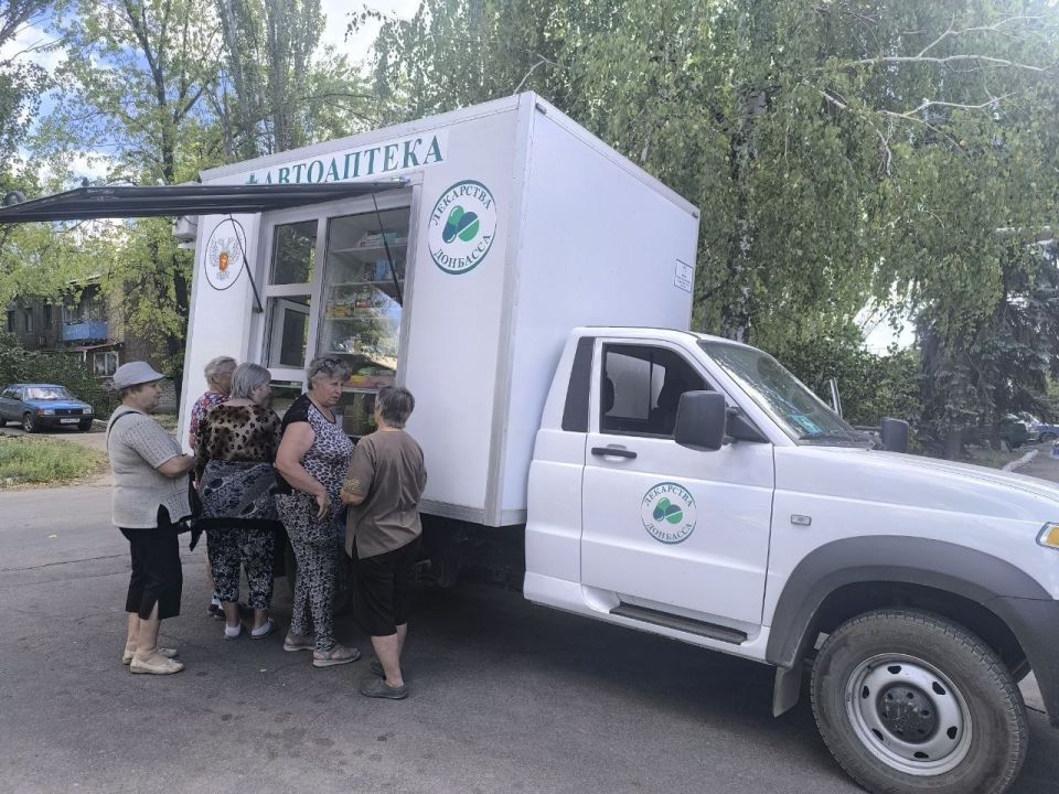 Во исполнение поручения Главы Донецкой Народной Республики Дениса Владимировича Пушилина о ведении постоянного диалога с жителями республики, председатель Дебальцевского городского совета Сергей Шульженко провел опрос... Во исполнение поручения Главы Донецкой Народной Республики Дениса Владимировича Пушилина о ведении постоянного диалога с жителями республики, председатель Дебальцевского городского совета Сергей Шульженко провел опрос...