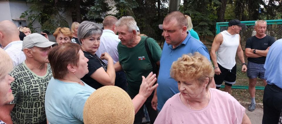 Юрий Будрин: Сегодня, 14 августа 2025 года, по поручению Главы Республики Дениса Пушилина, руководитель Управы Кировского внутригородского района Администрации городского округа Донецк ДНР Алексей Дмитрюк организовал и... Юрий Будрин: Сегодня, 14 августа 2025 года, по поручению Главы Республики Дениса Пушилина, руководитель Управы Кировского внутригородского района Администрации городского округа Донецк ДНР Алексей Дмитрюк организовал и...