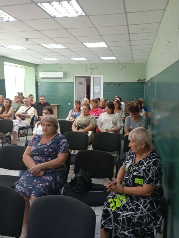 Борис Трима: Депутаты обсудили с жителями Мангушского округа актуальные проблемы Борис Трима: Депутаты обсудили с жителями Мангушского округа актуальные проблемы