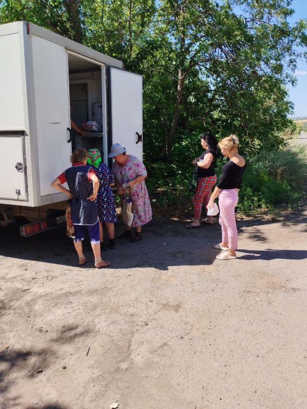 Сегодня в малонаселенные пункты Каменка и Шевченко Старобешевского округа был организован выезд Автолавки с товарами первой необходимости Сегодня в малонаселенные пункты Каменка и Шевченко Старобешевского округа был организован выезд Автолавки с товарами первой необходимости