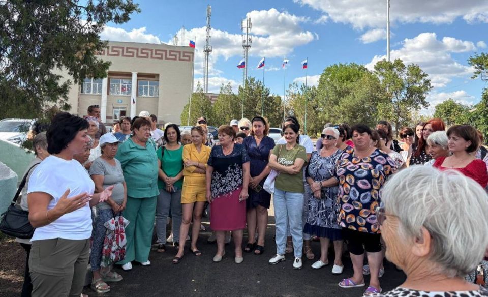 Наталья Великодная: Сегодня проведена встреча с жителями села Гранитное! Наталья Великодная: Сегодня проведена встреча с жителями села Гранитное!