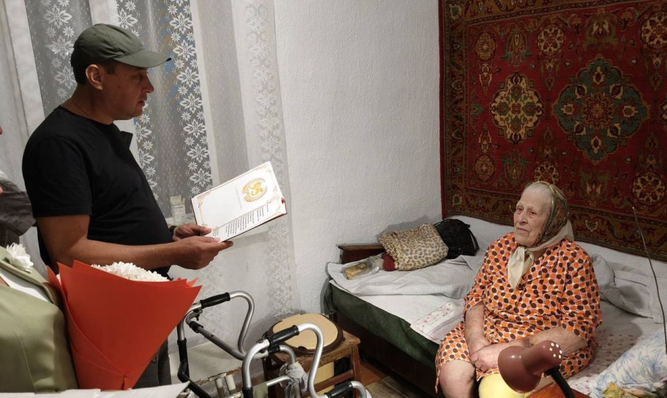 Константин Зинченко: Поздравил с 95-летием Анну Петровну Ташлыкович, жительницу с. Свободное Константин Зинченко: Поздравил с 95-летием Анну Петровну Ташлыкович, жительницу с. Свободное